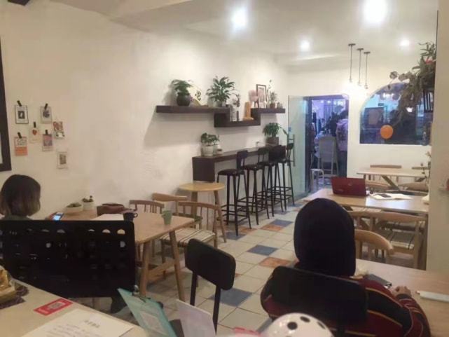 卖学生健身餐也能月入5万的轻食生意，咋就把新元素干倒闭了？