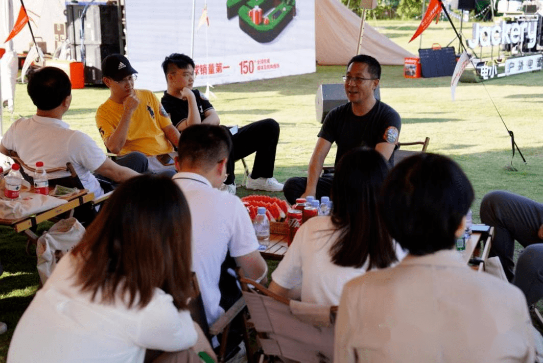 品牌即品类，华宝新能旗下Jackery电小二成户外电源代名词