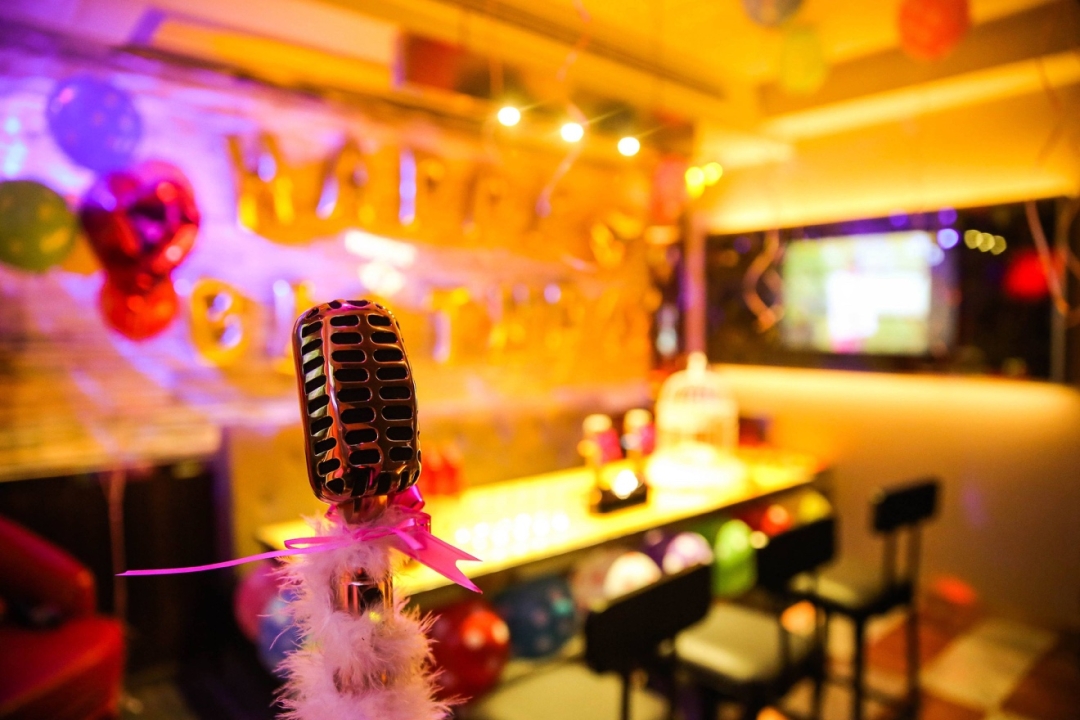 漫长的停业后迎来复工，“被团灭”的KTV却失去了年轻人