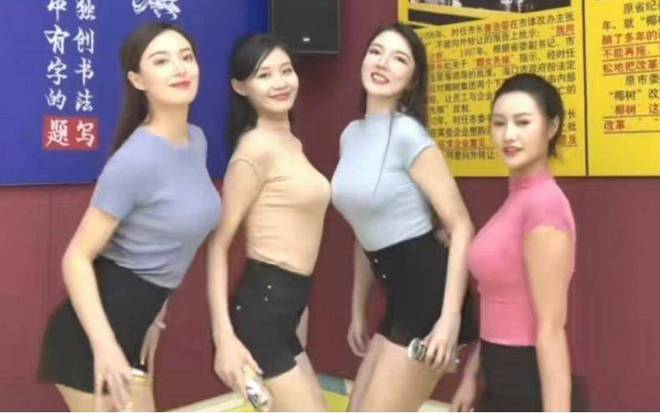 在网红界，椰树直播间可太保守了