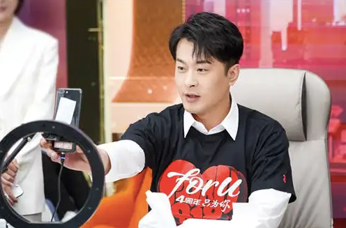 粉丝破亿后亿元买楼，疯狂小杨哥能跻身“带货四大天王”吗？