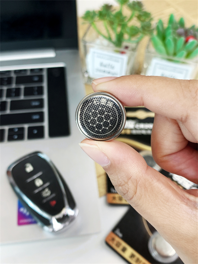 汽车遥控钥匙中的“中国引擎”：小电池背后的科技创新超越战