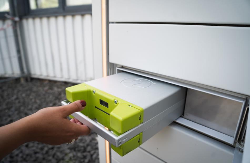 怪兽充电一年亏了4个亿？为啥涨价到10元共享充电宝还会亏呢？