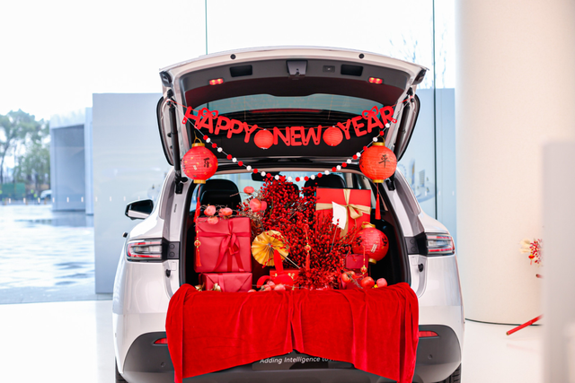 华为旗舰店·南昌万象城开业：全场景智慧生活的“江西样板”