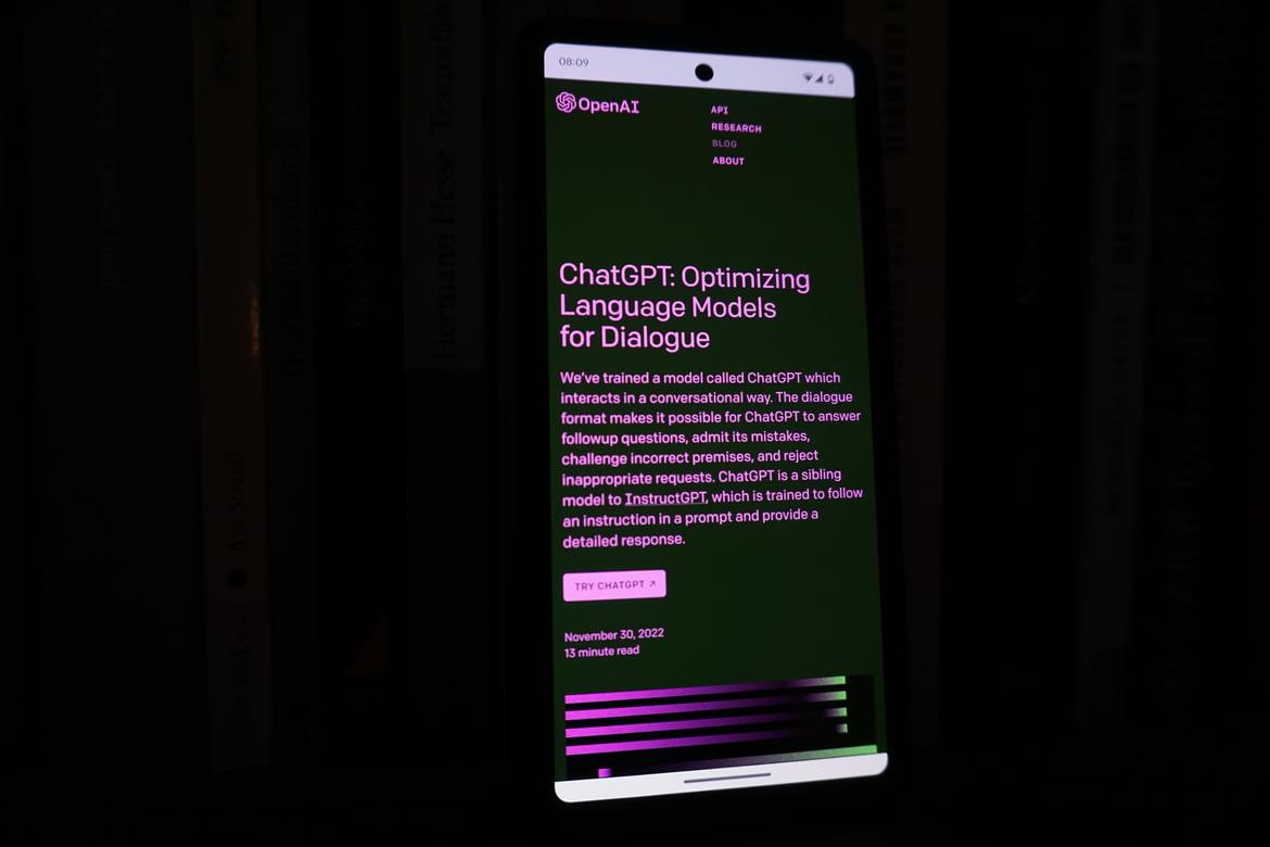 红火的ChatGPT，撤退的元宇宙，元宇宙已经被抛弃了吗？