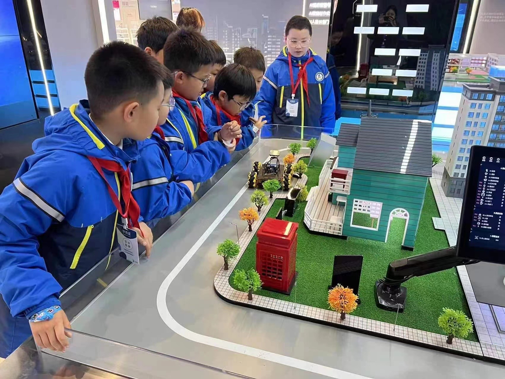 抗衡特斯拉擎天柱，人形机器人第一股实至名归？