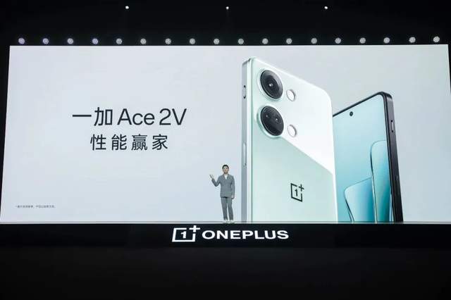 一加“三连击”，彻底搅动手机线上市场