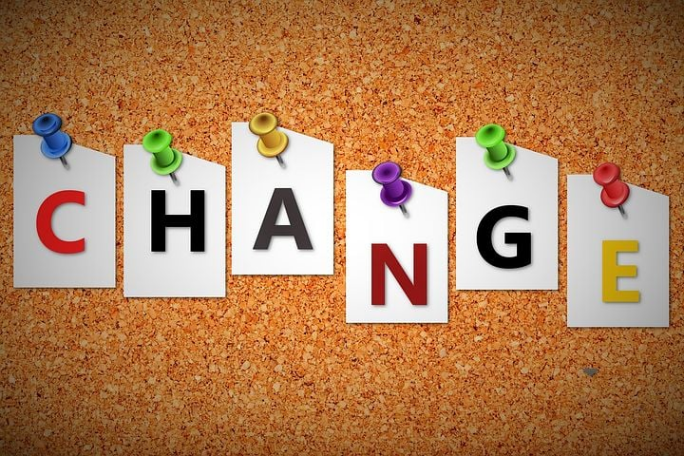 学院“变”大学，屡战屡败却依旧乐此不疲