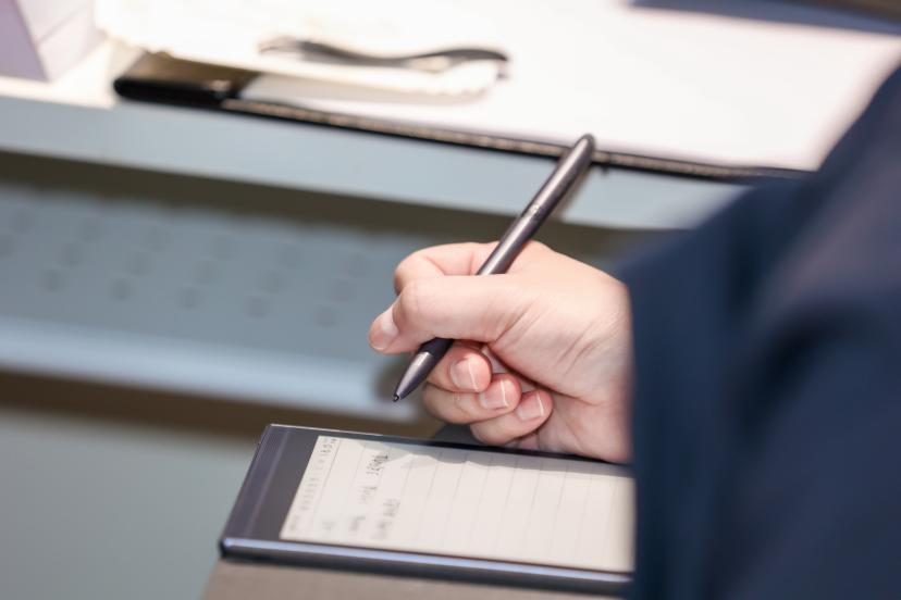 在“解剖”高端产品的价值体系后，我发现好的高端产品只是一张“入门券”