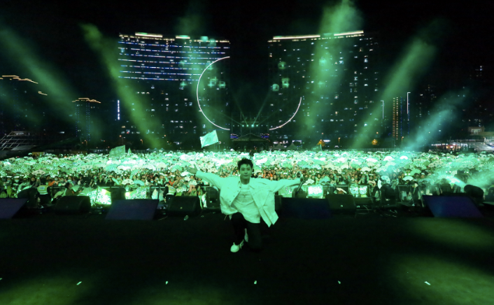 直播相声成“现象级”，曹云金风评逆转翻红