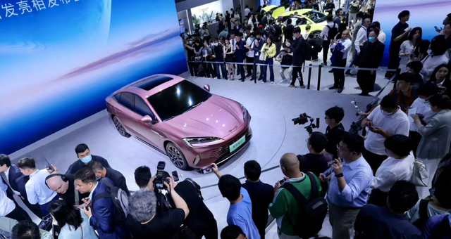 坚实底座+丰富应用，构建工业的新数字世界