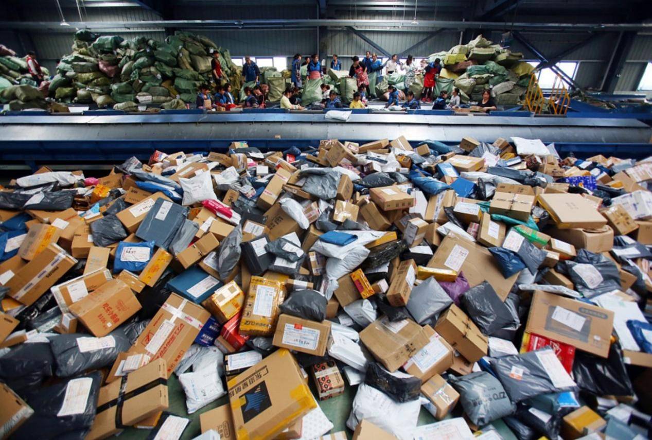 快递洗牌，“只有加盟商受伤的世界达成了”