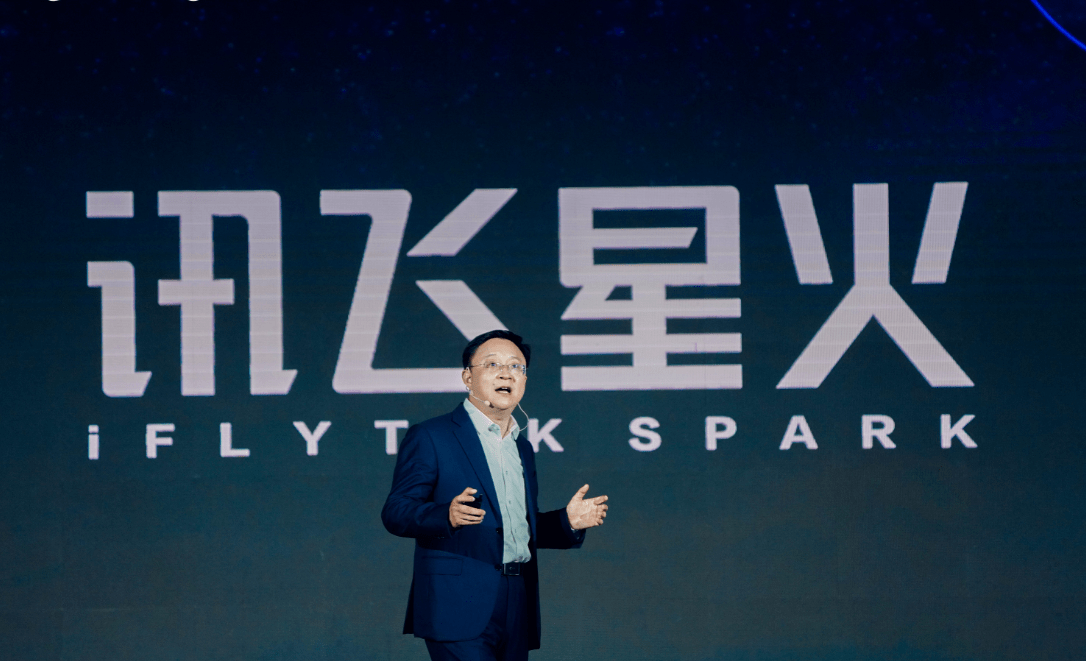 大模型混战，最先实现“智慧涌现”的会是谁？