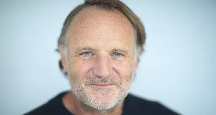 Spotify付费用户破2亿，50%黑胶消费者没有唱机，YouTube Music正式推出播客