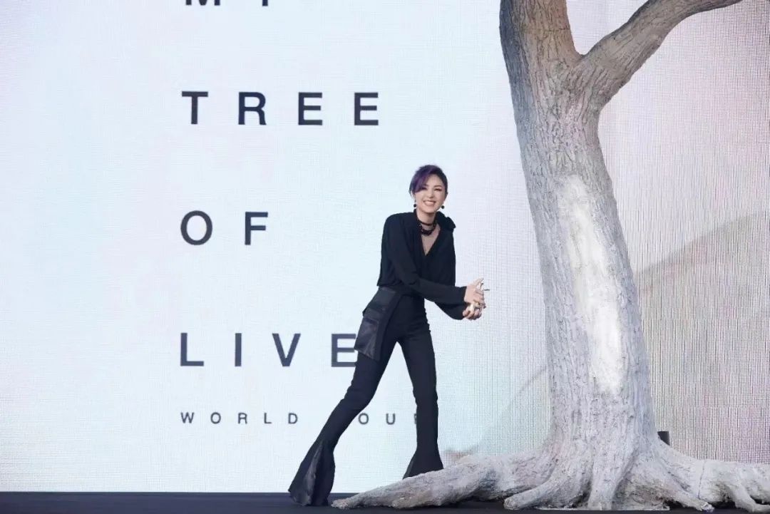 Spotify付费用户破2亿，50%黑胶消费者没有唱机，YouTube Music正式推出播客