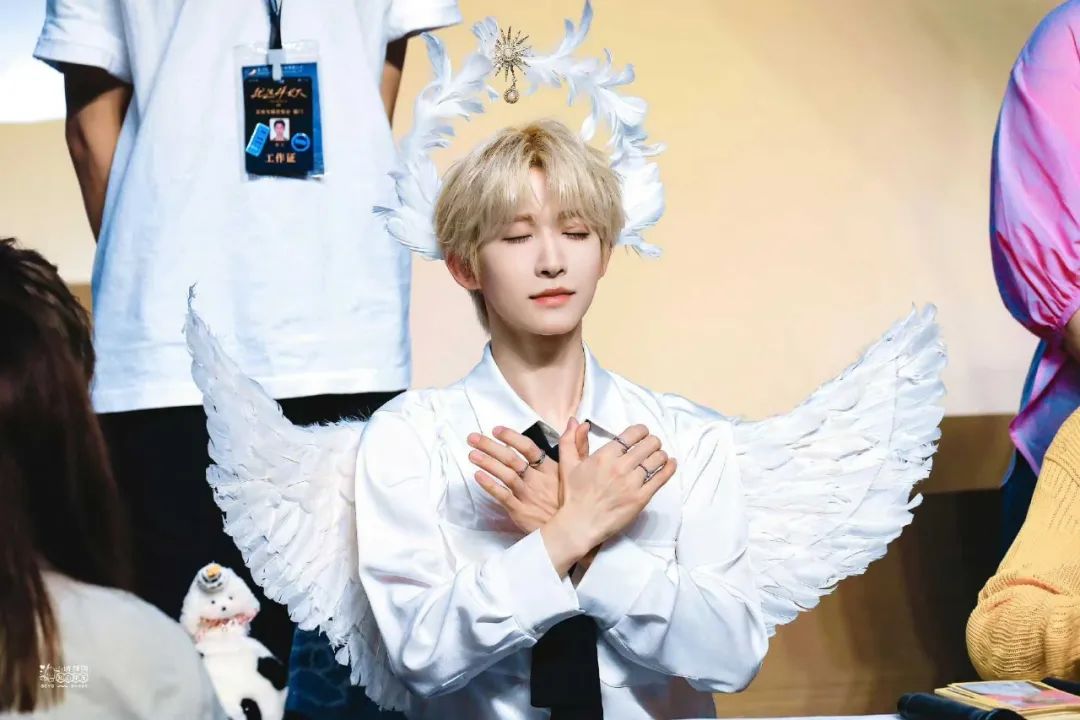 中签名额价值百万，K-Pop签售会到底有多赚？