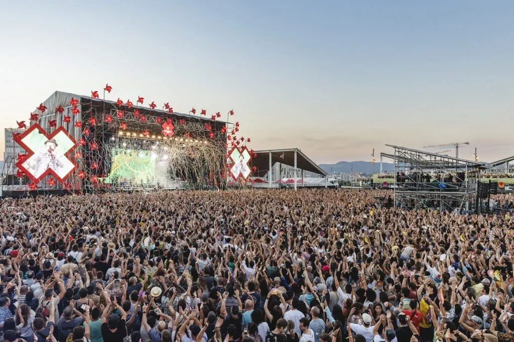 Spotify再裁员，Stray Kids新专打破K-Pop预购记录，欧盟呼吁科技巨头标注AIGC内容