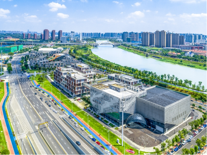 4万亿音视频产业风口，马栏山孵化爆款电影《学爸》的BOT模式