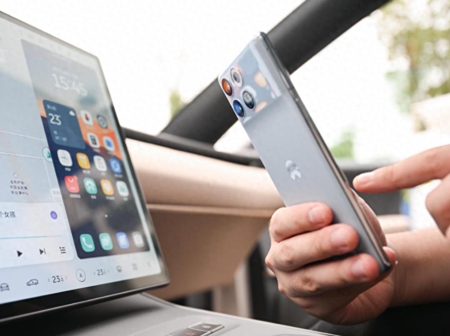 蔚来手机真的来了，汽车厂商造手机真会有人买吗？