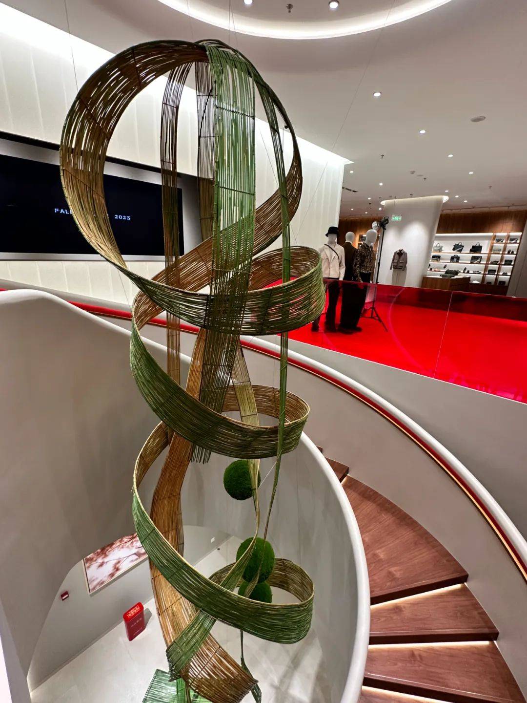 别再说男人不花钱了，他们只是更愿意为“含量”买单