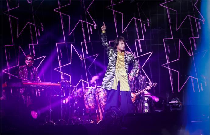 为什么伍佰会成为25岁年轻人的精神导师？