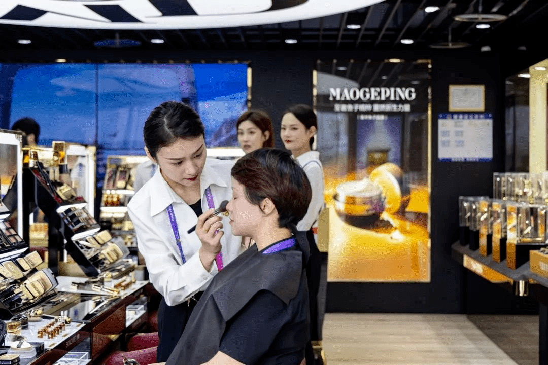 是谁给杭州亚运会化的“妆”