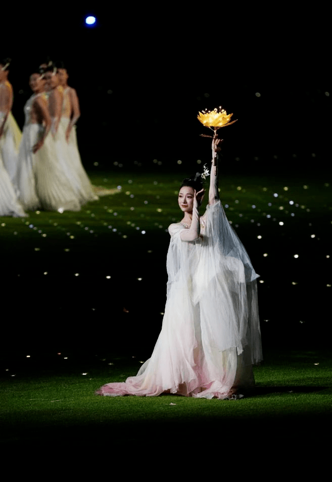 是谁给杭州亚运会化的“妆”