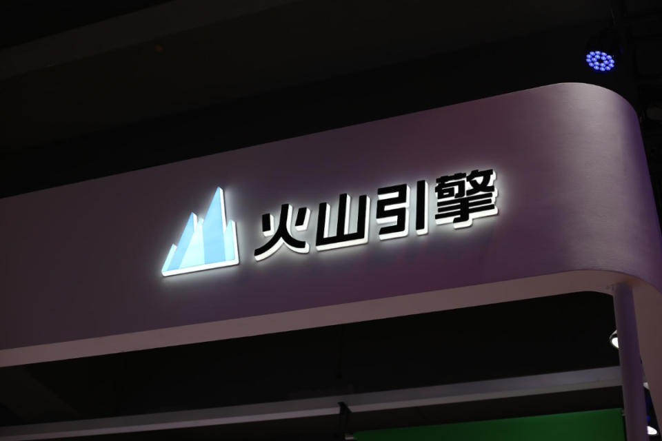 火山引擎、腾讯们，看透了大模型这场“猫鼠游戏”