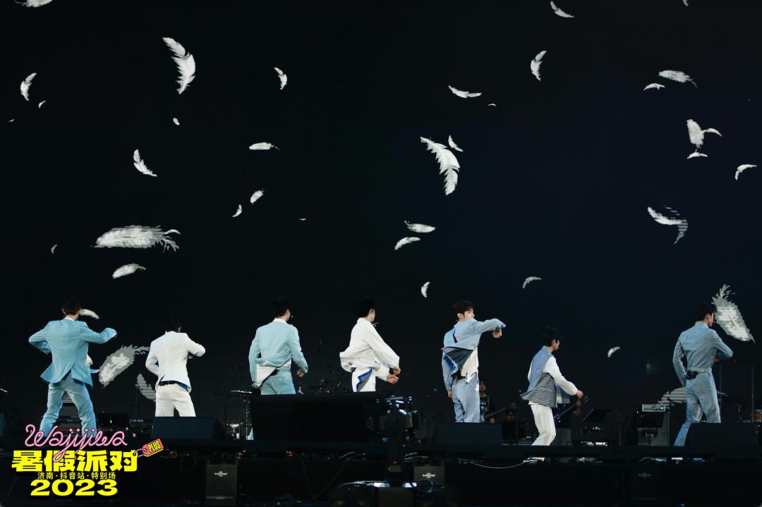 哇唧唧哇的派对基因又动了