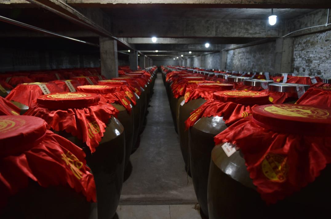 高端白酒也卖不动了？白酒企业们还有招吗？