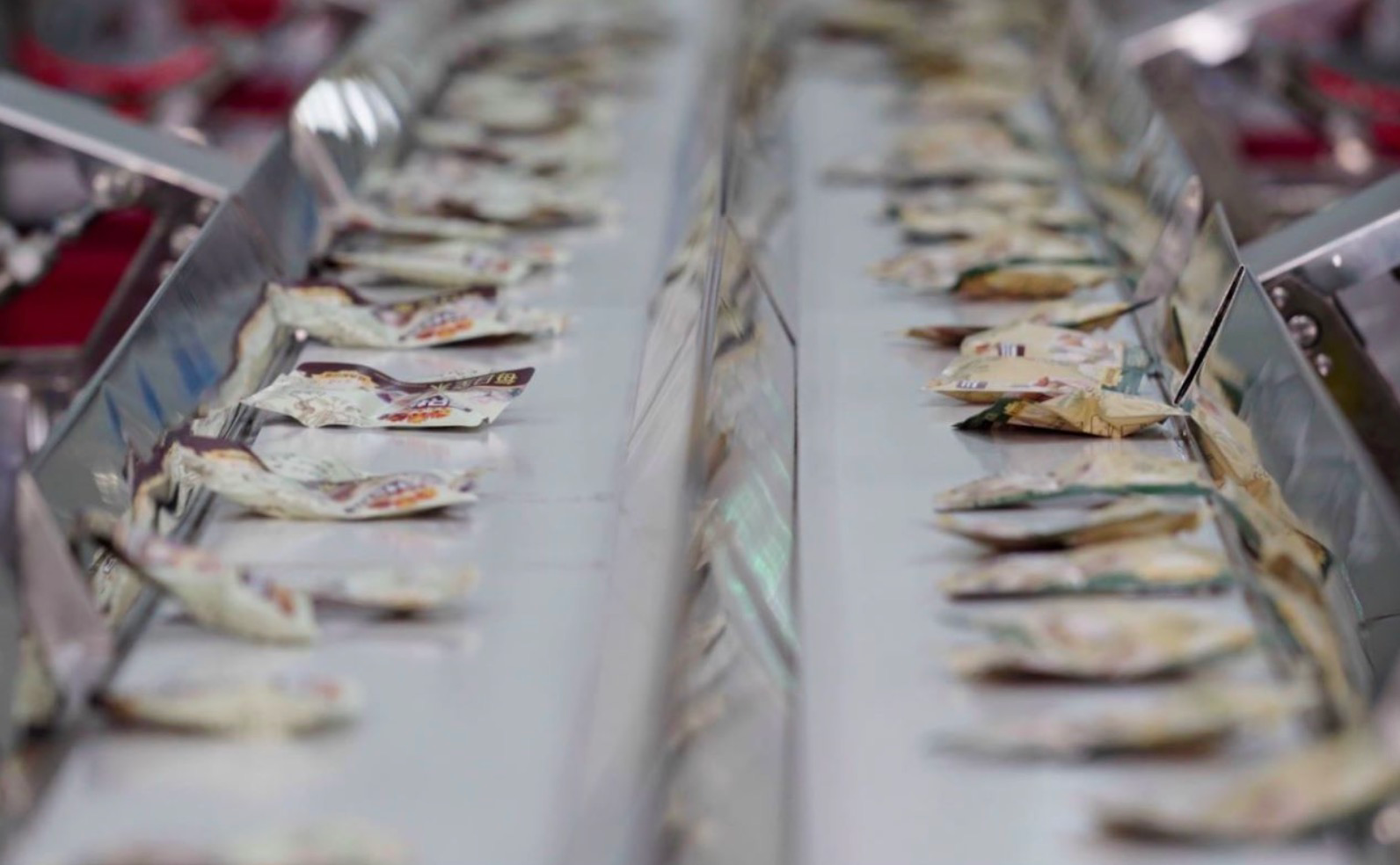 三只松鼠坚持的“高端性价比”，也是零食行业通往未来的门票？