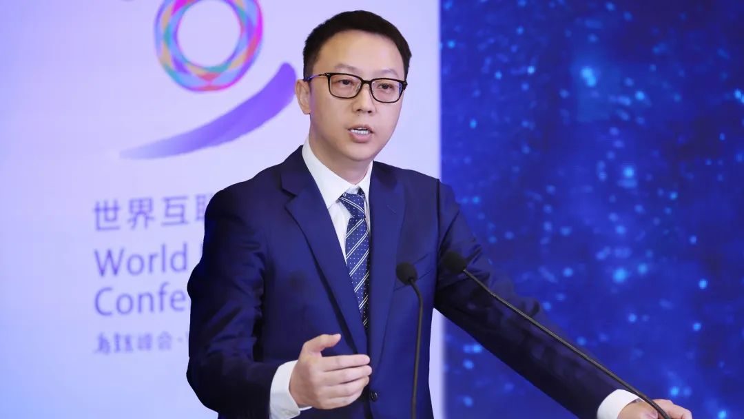 吴泳铭：“三位一体”重塑淘天