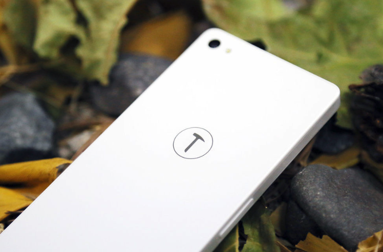 怒怼荣耀抄袭嘲讽赵明，落寞的罗永浩和被巨头们肢解的锤科……