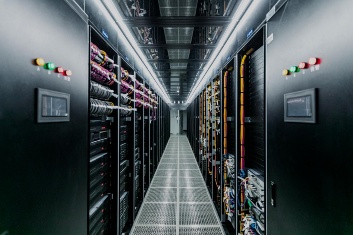 中国智能化发展，为什么一定需要“全栈智能”？