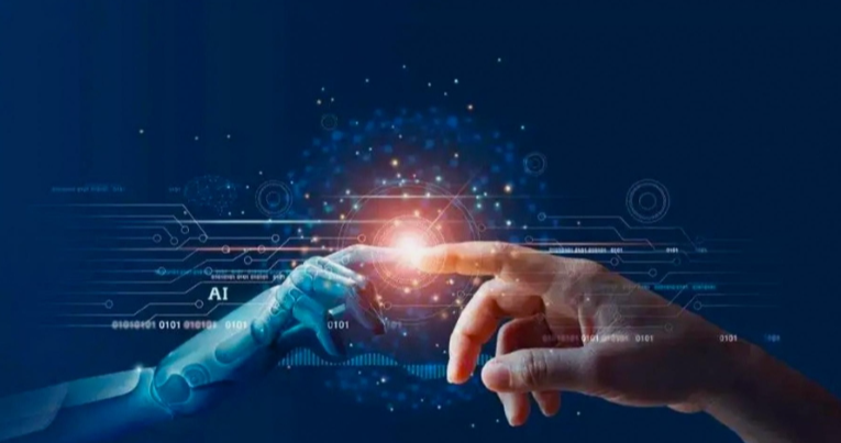 AIGC进入应用之争，谁能抢占流量入口？