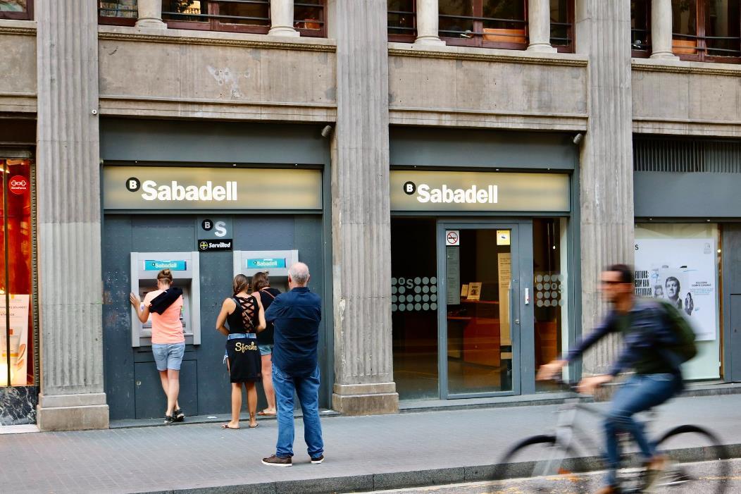 大行按揭贷缩水五千亿，定存占比超五成，大家这是怎么了？