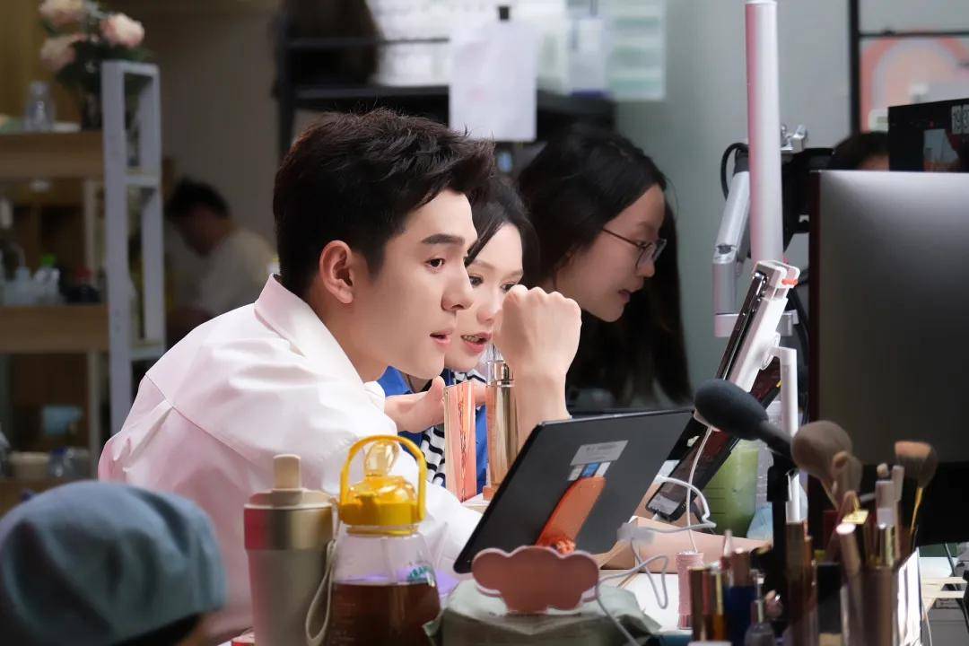 618取消预售，李佳琦为啥“不听话”