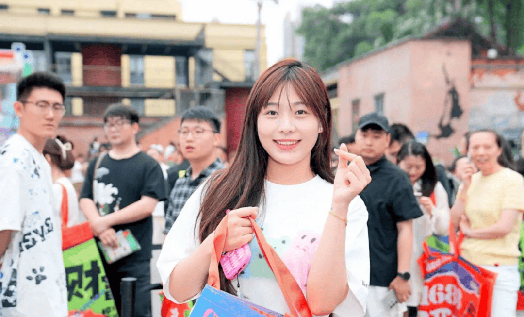 1688开启平替消费新风口，这一届年轻人重新定义“穷开心”