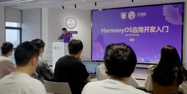 原生鸿蒙的成长史中，书写着无数鸿蒙先锋的故事