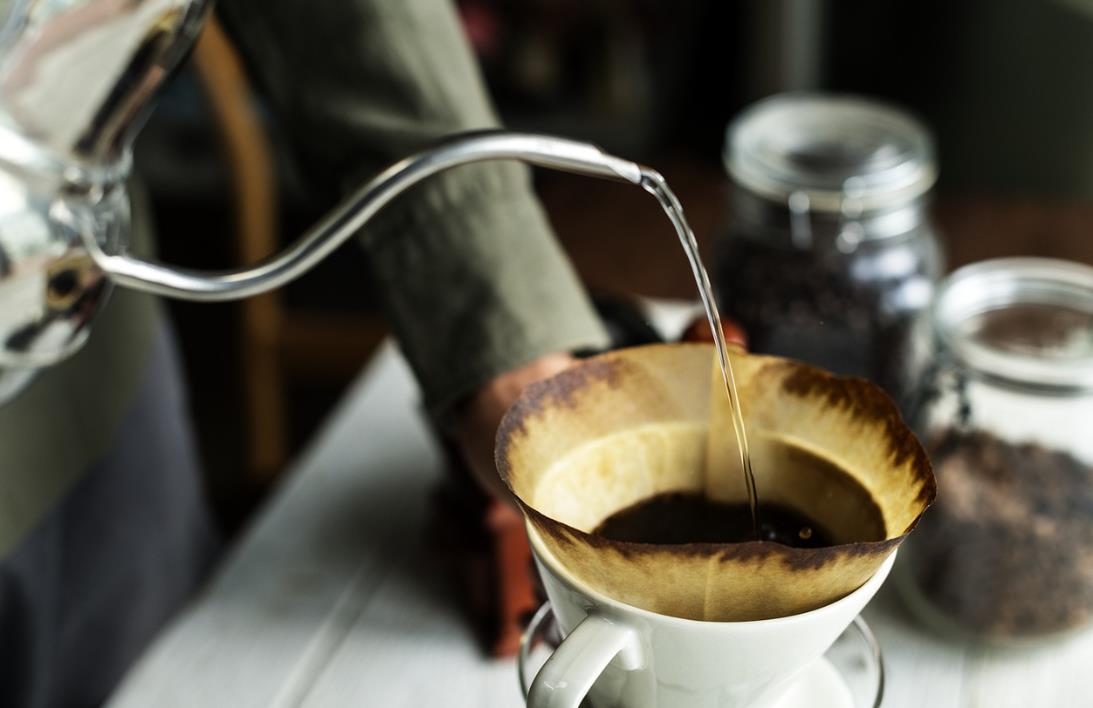 Manner咖啡冲上热搜，咖啡价格战的原罪如何避免？