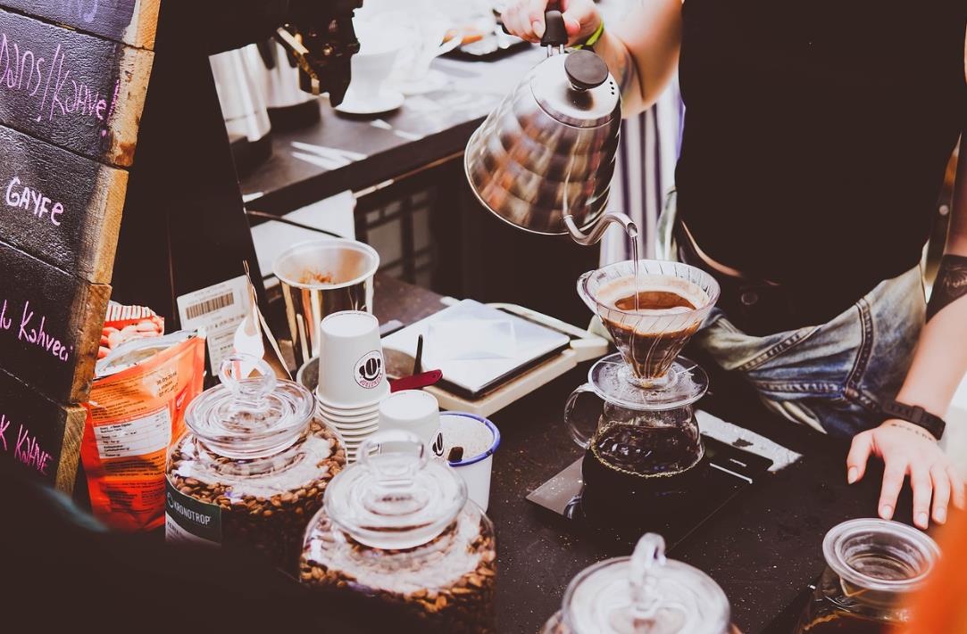 Manner咖啡冲上热搜，咖啡价格战的原罪如何避免？