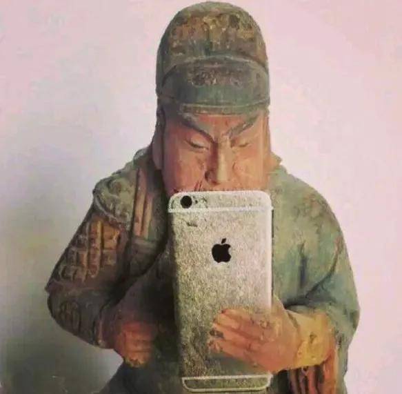 群「模」乱舞的AI手机为拔起钉子户，又要计划性报废了？