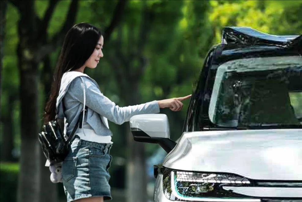 出圈的萝卜快跑，抢老百姓饭碗的争议还是来了……