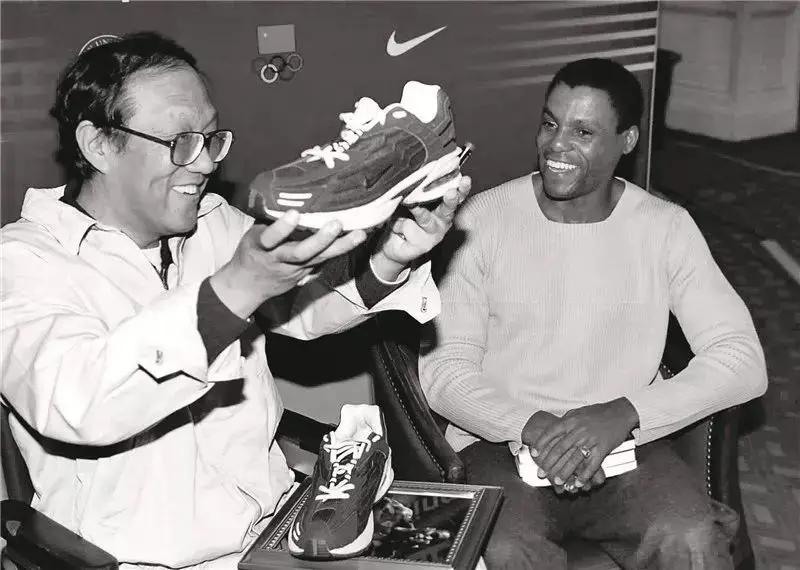 算法引路，年轻人找到了自己的“精神地坛”