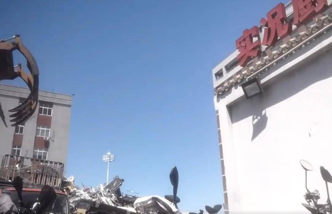 几十家共用一证，开在垃圾站旁…谁在逼外卖商家走钢丝？