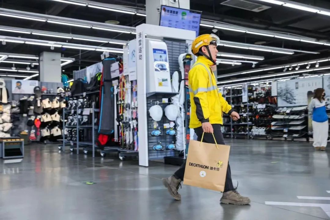 即时零售拓品类，像点外卖一样“点服装”能否常态化？