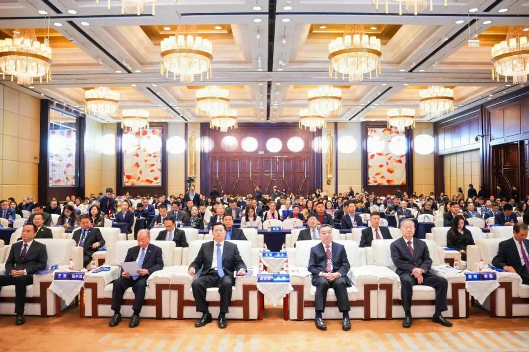 香港区块链协会曾崇瑞出席首届两岸服务业大会暨港澳服务业论坛