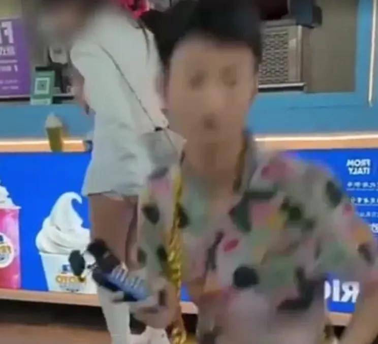 调戏女性取乐吸粉，低俗网红祁天道被拘！快手为何不封他？