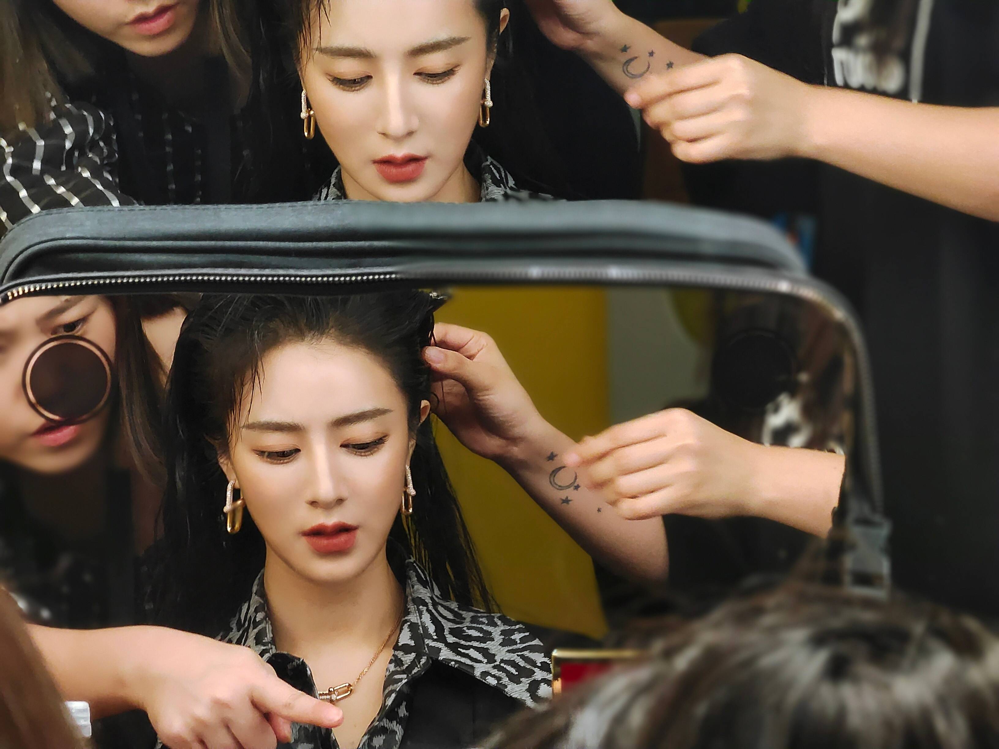 直播狂飙近10年，薇娅等“播一代”们如今怎么样了？