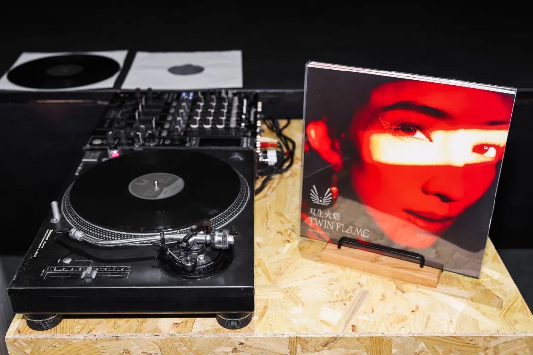 出道25年，戴佩妮选择与自我灵魂共振